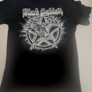 Ozzy Osbourne Black Sabbath NWT Henry Pyramid Emblem Black Tee Small Unisex